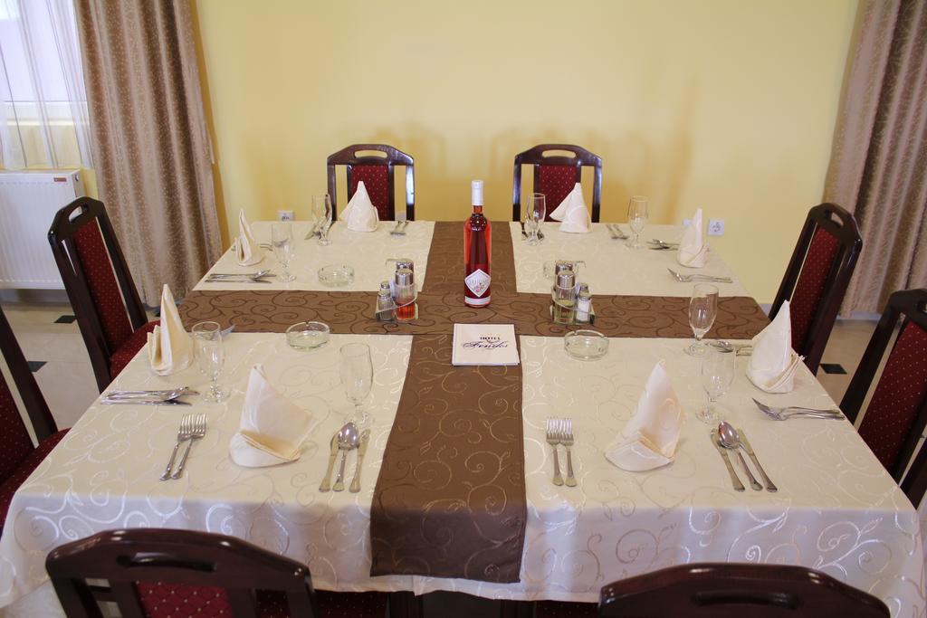 Hotel Feniks Požarevac المظهر الخارجي الصورة
